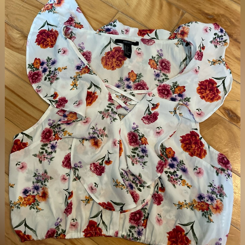 Flowy chiffon ruffled crop top